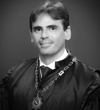 Dr. Felipe Cruz